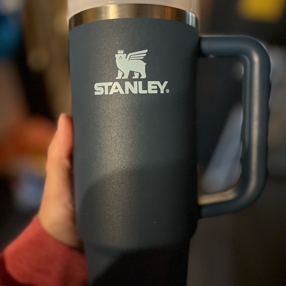 Stanley stainless steel tumbler - Picture 2 of 5